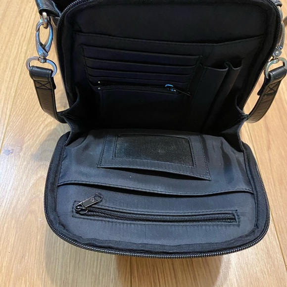 Handbag - Picture 2 of 5